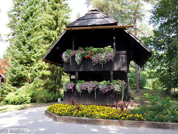 Granary in Mozirski gaj