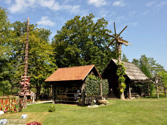 Ethnologische Häuser