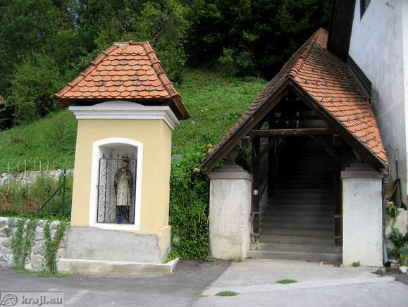 Start of the path by stairs
