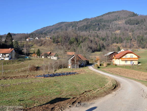 Höhenweg: Auf der Straße durch Tesova und Jeronim zur St. Hieronim Kirche