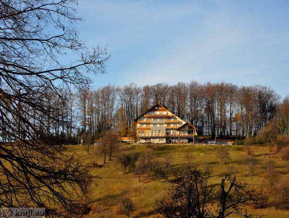 Almin dom na Svetini