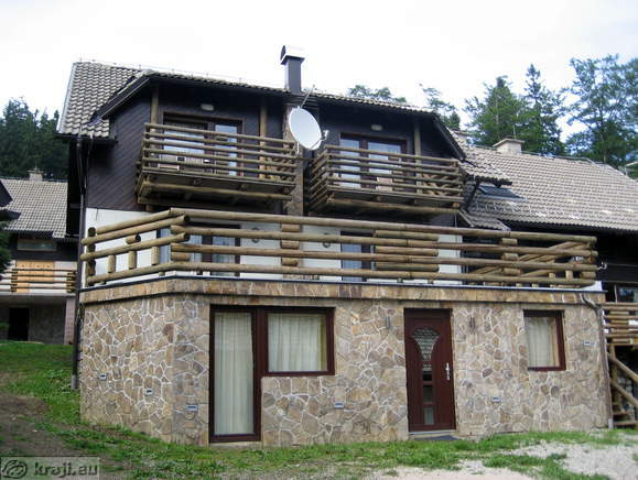 Grmovskov dom z okolico (Grmovsek Hütte mit Umgebung)