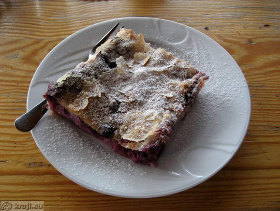 Grmovskov dom z okolico (Grmovsek Hütte mit Umgebung)