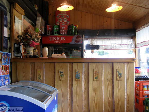 Grmovskov dom z okolico (Grmovsek Hütte mit Umgebung)