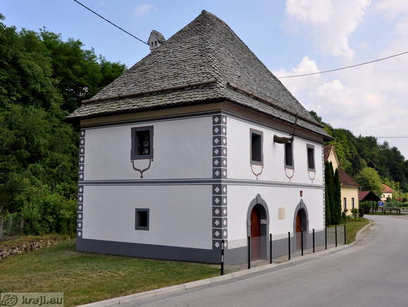 Rotovž v Lembergu pri Šmarju