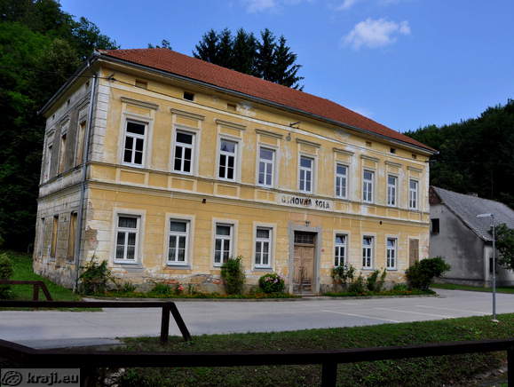 Lemberg pri Smarju - Schule