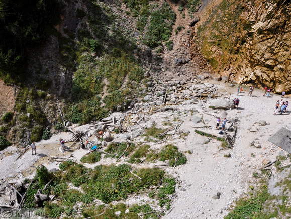 Neighbourhood of the waterfall Neighbourhood of the waterfall