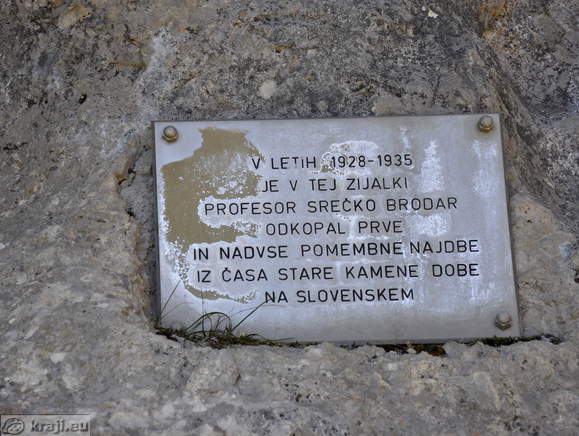 In the years 1928 - 1935 professor Srecko Brodar was found in Potocka zijalka Cave first things from the old stone age in Slovenia