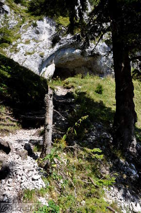 Arrival to Potocka zijalka Cave