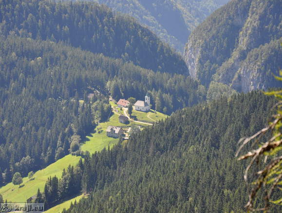 Sveti Duh from the way to Potocka zijalka Cave