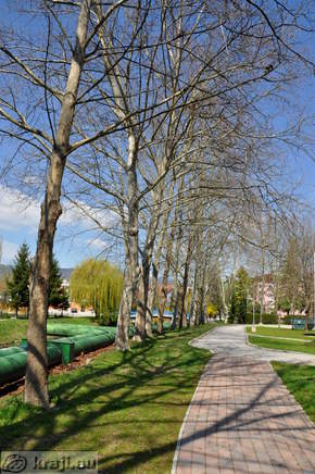 Footpath by the right bank of the Paka River