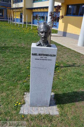 Bust - Karel Destovnik - Kajuh (1922 - 1944, poet and national hero)