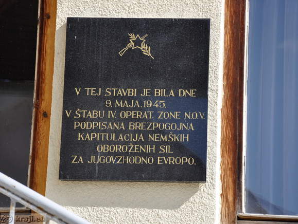 Spominska tabla o podpisu kapitulacije Spominska tabla o podpisu kapitulacije