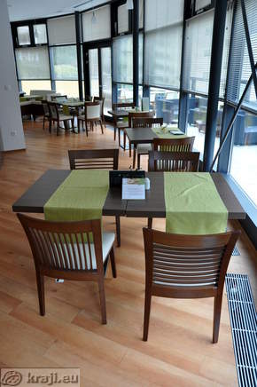 Coffeehouse and restaurant