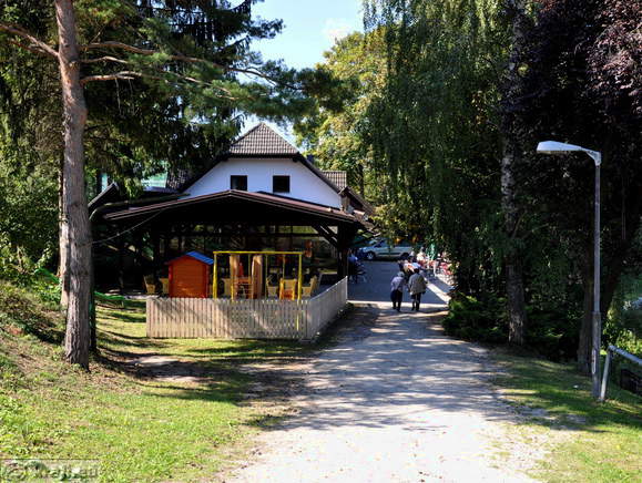 Pot od parkirišča do Ribiškega doma