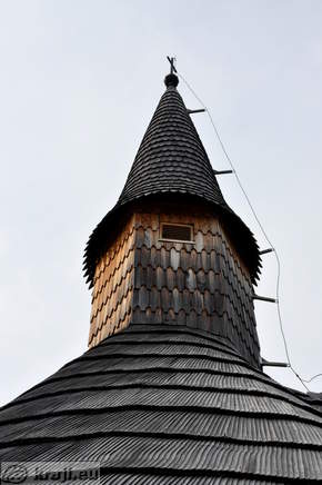 Skodlasta streha s stolpičem