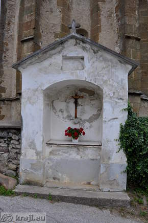 Cerkev sv. Nikolaja z župniščem <br> Kapela v obzidju