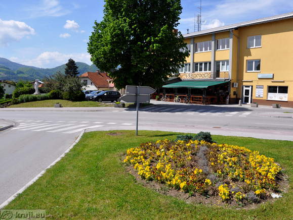 Petrov trg ob Rimski cesti v Šempetru