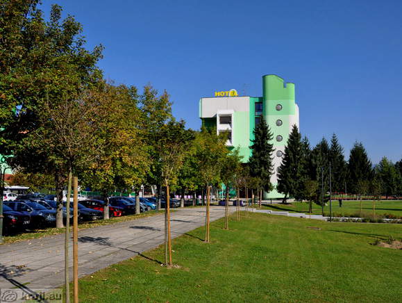 Zalec - MC cafe & hotel