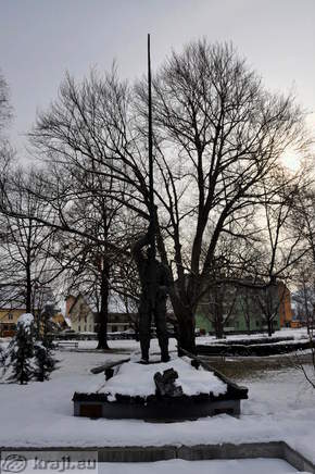 Skulptura Hmeljar pozimi