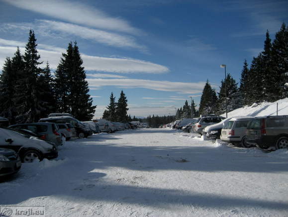 Parkirišče v smeri iz Zreč