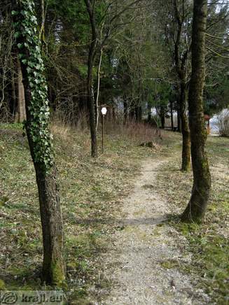 Beekeeping educational trail with information boards