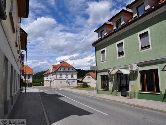 Road in the direction of Loz