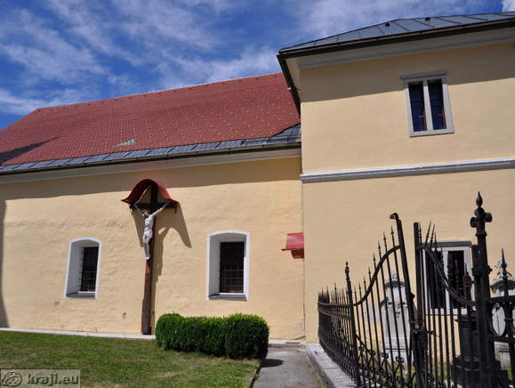 Cerkev sv. Jurija s strani