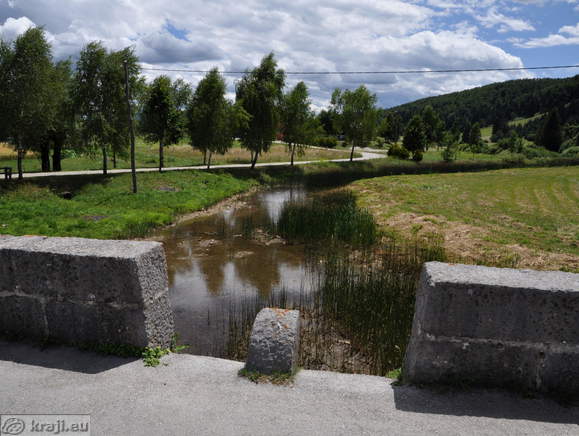 Pogled na Bloščico z Napoleonovega mostu