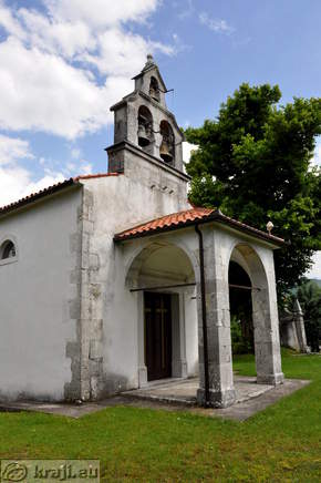 Cerkev sv. Marije pri vasi Kačiče