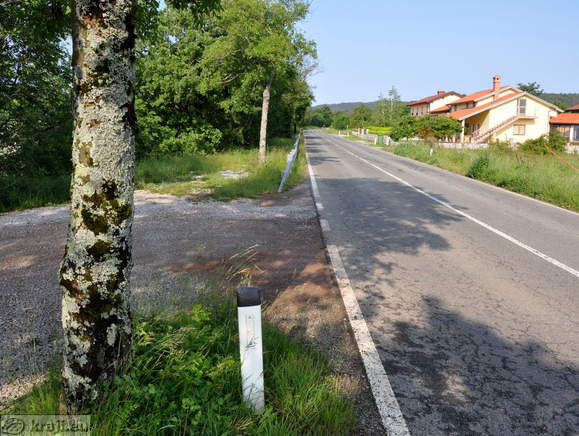 Cesta v smeri proti naselju Lokev