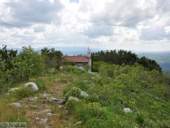 Pot do cerkve sv. Urbana s smeri Vremščice