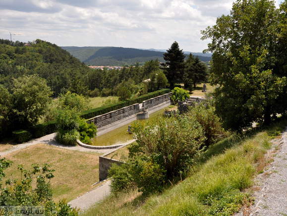 Ferrarijev vrt in Kobdilj v ozadju