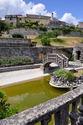 Ferrarijev vrt s Štanjelom v ozadju