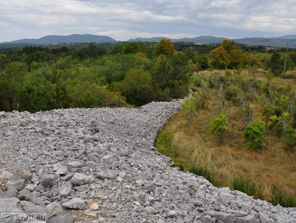 Volcji Grad <br> Debela griza