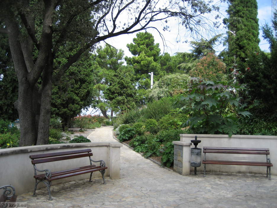 Benches in park below Kopaliska ulica