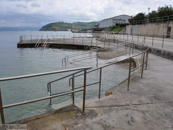 Izola - Strand bei Leuchtturm