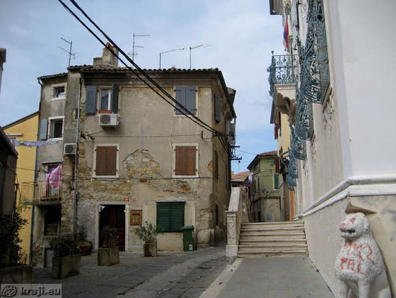 Izola - Besenghi Palace