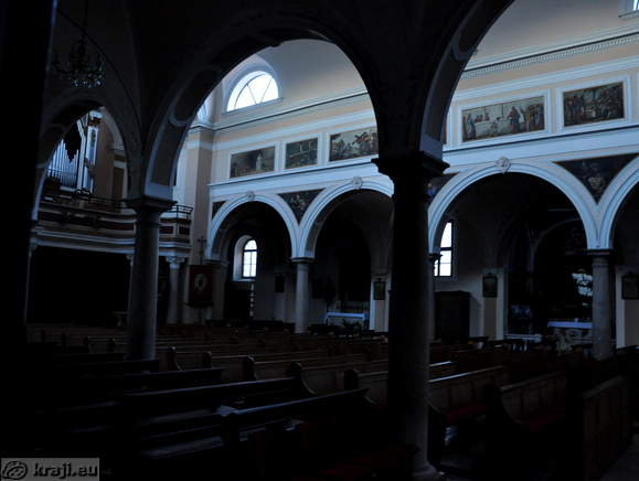 Cerkev sv. Mavra - Notranjost