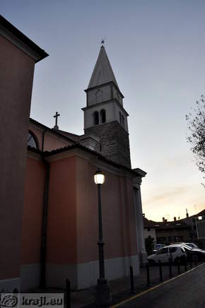 Trg svetega Mavra zvečer