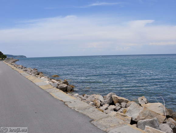 Kolesarska pot ob obali med Koprom in Izolo