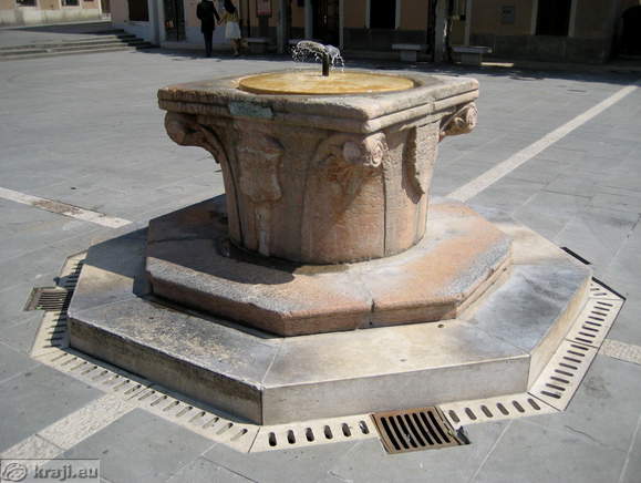 Fountain on Carpaccio Square