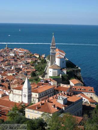 Pogled na Piran z mestnega obzidja