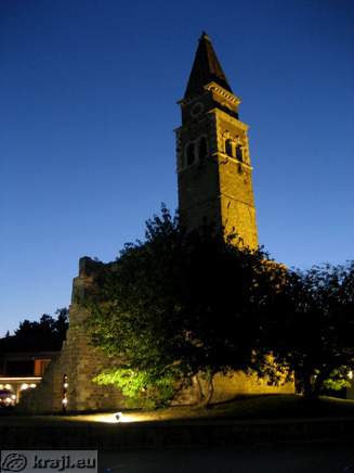 Večerni pogled na cerkev sv. Bernardina 