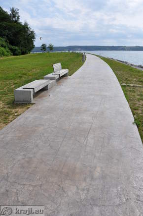 Promenade around Seca Cape