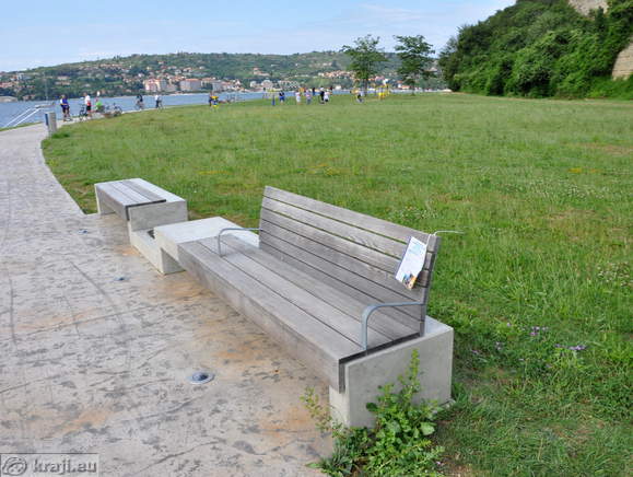 Seca Cape with outside fitness