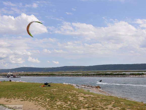 Kitesurfer in the St. Bartholomew Channel direction