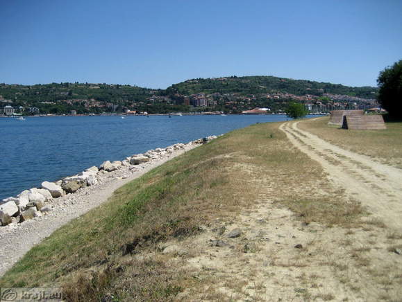 Former look before renovation