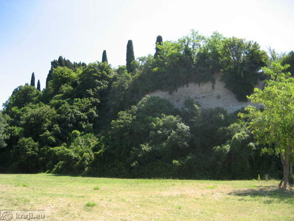 View of the small hill above the coast where is located Forma Viva