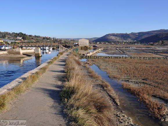 Strunjanske soline ob kanalu v morsko laguno Stjužo
